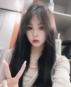 很好看的零零后